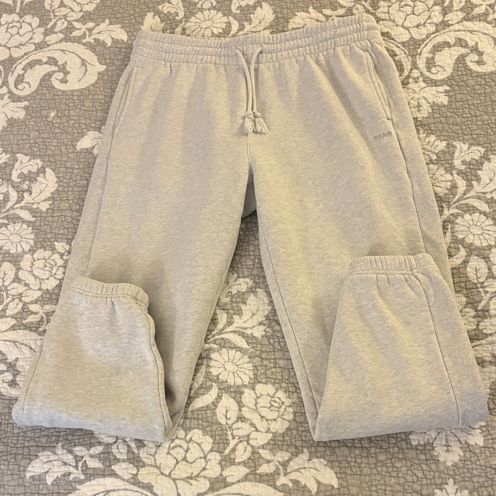 TNA Cozy Fleece Joggers ~ Size Large ~ Grey